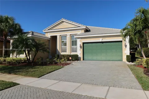 2355 Bellarosa Cir, Royal Palm Beach FL 33411