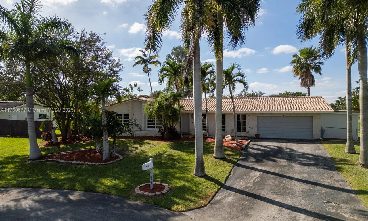 18200 SW 86th Ave, Palmetto Bay FL 33157