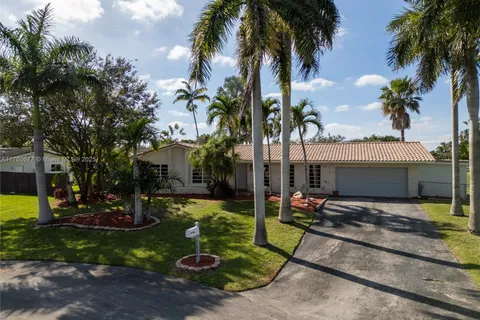 18200 SW 86th Ave, Palmetto Bay FL 33157