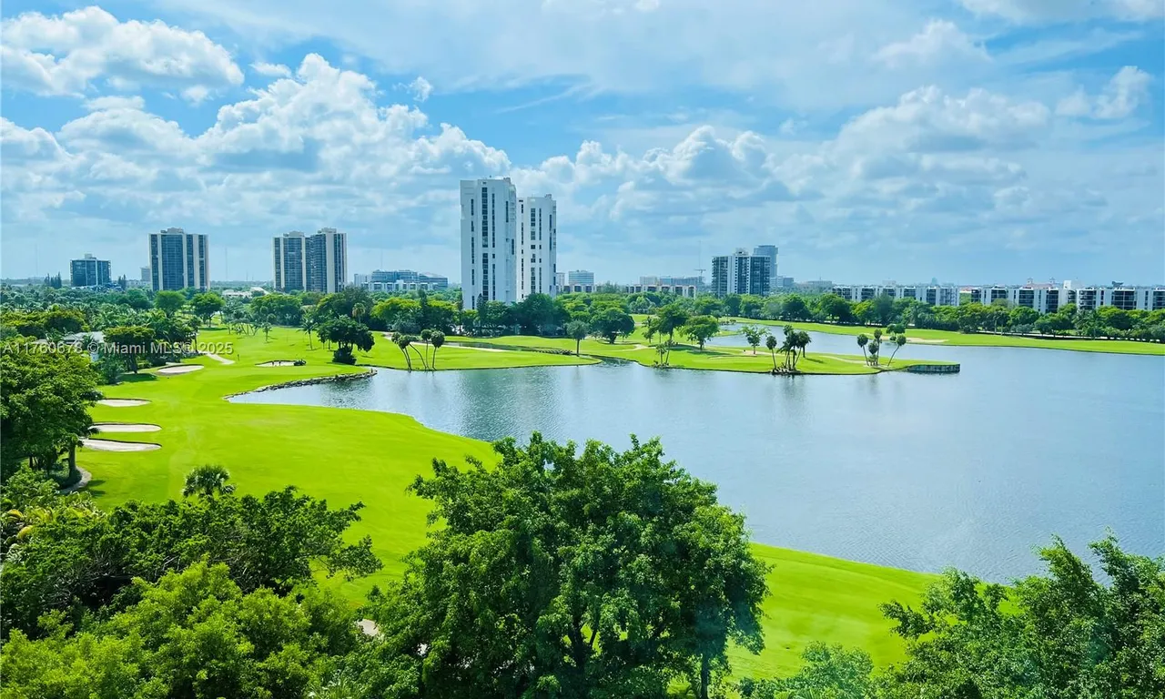 20000 E Country Club Dr # 806, Aventura FL 33180