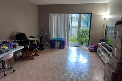 8290 Lake Dr # 139, Doral FL 33166