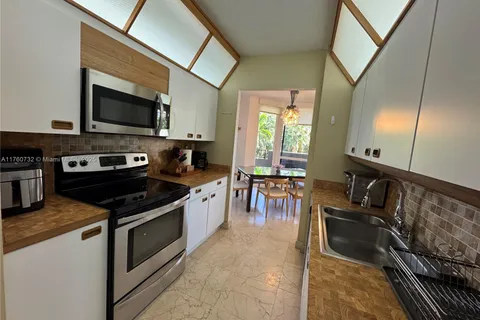 161 Crandon Blvd # 323, Key Biscayne FL 33149