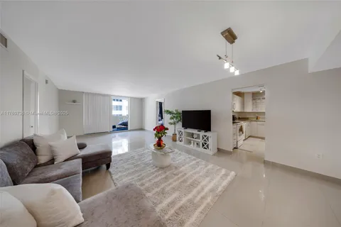 1833 S Ocean Dr # 809, Hallandale Beach FL 33009