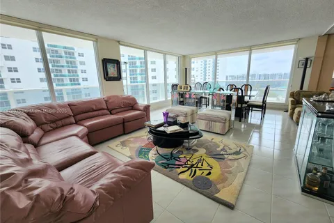 2751 S Ocean Dr # 708S, Hollywood FL 33019