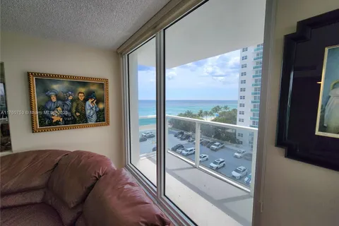 2751 S Ocean Dr # 708S, Hollywood FL 33019