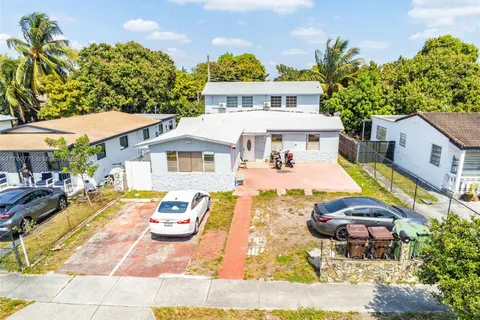 359 W 12th St, Hialeah FL 33010