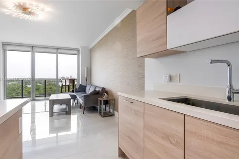 16385 Biscayne Blvd # 1406, North Miami Beach FL 33160