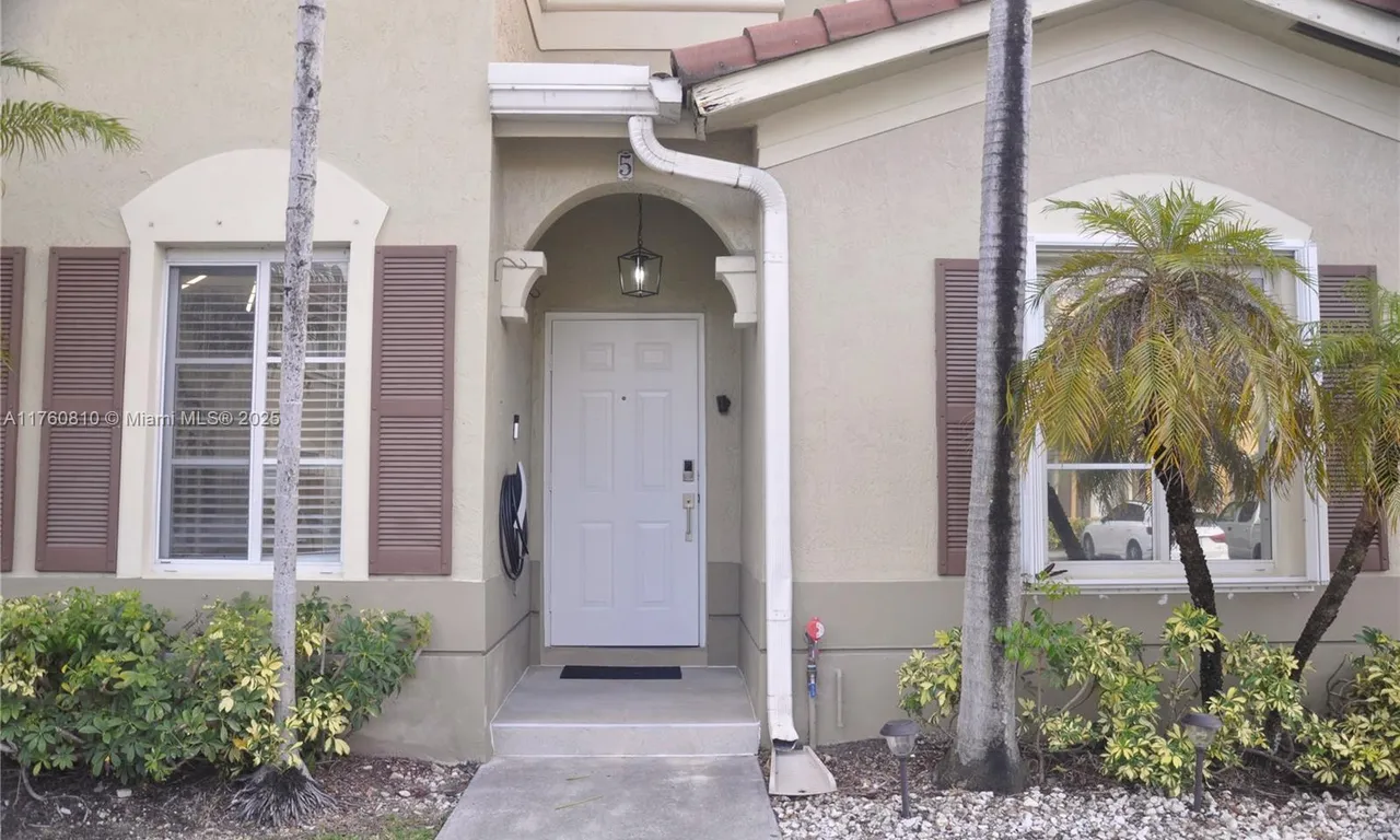 8261 NW 107th Ct # 10, Doral FL 33178