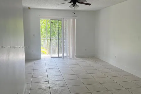 438 NE 210th Cir Ter # 4B, Miami FL 33179