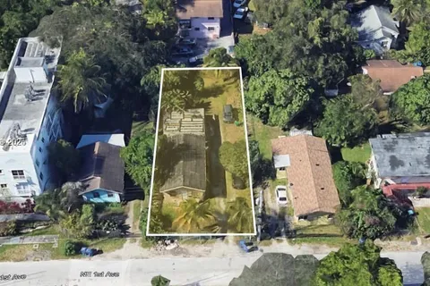7544 NE 1st Ave, Miami FL 33138