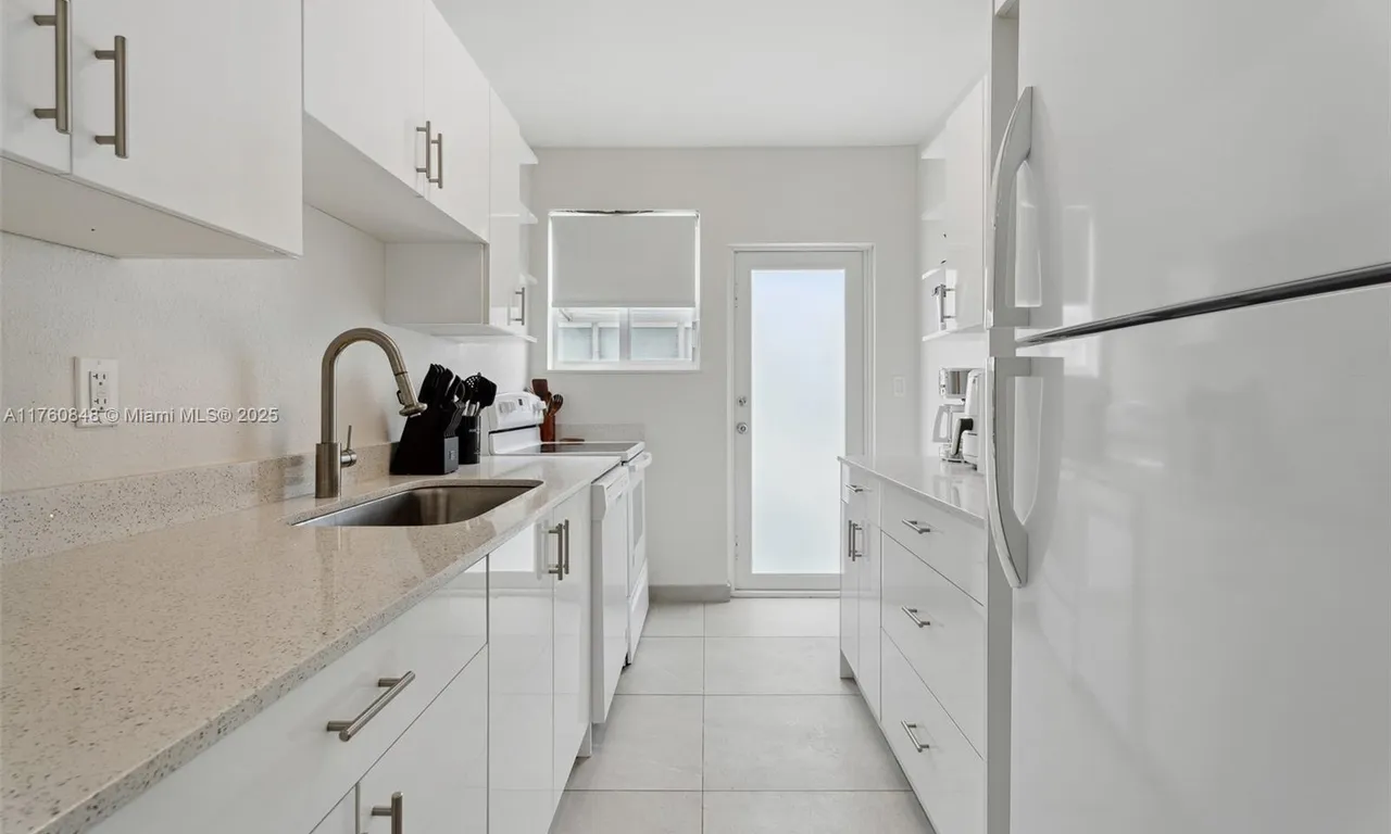 835 80th St # 4, Miami Beach FL 33141