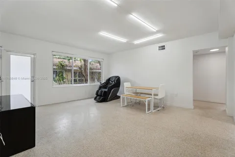 835 80th St # 4, Miami Beach FL 33141