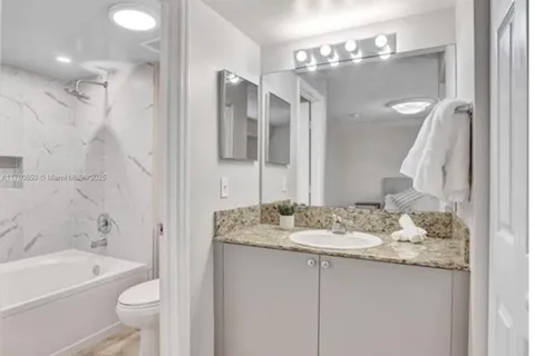 2965 NE 185th St # 1514, Aventura FL 33180