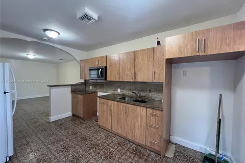 11931 NE 12th Ave # 11931, Biscayne Park FL 33161