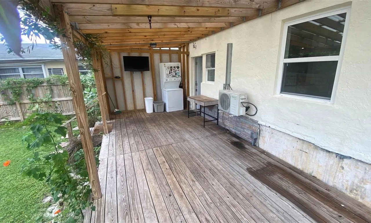 1932 Dewey St # 2, Hollywood FL 33020