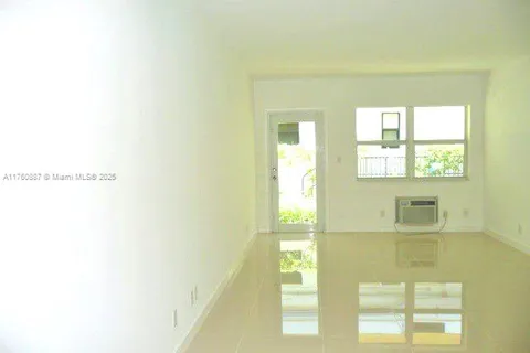 6944 Byron Ave # 6, Miami Beach FL 33141