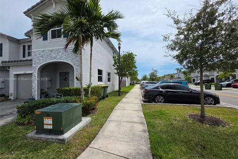 2602 SE 13th St # 2602, Homestead FL 33035