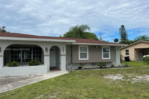 262 NE Floresta Dr, Port St. Lucie FL 34983