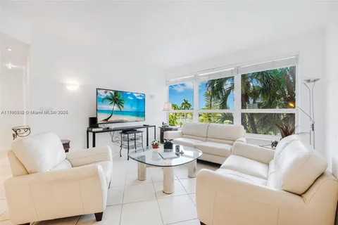 4925 Collins Ave # 3H, Miami Beach FL 33140