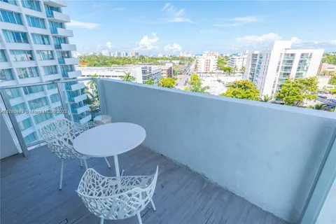 1100 West Ave # 827, Miami Beach FL 33139