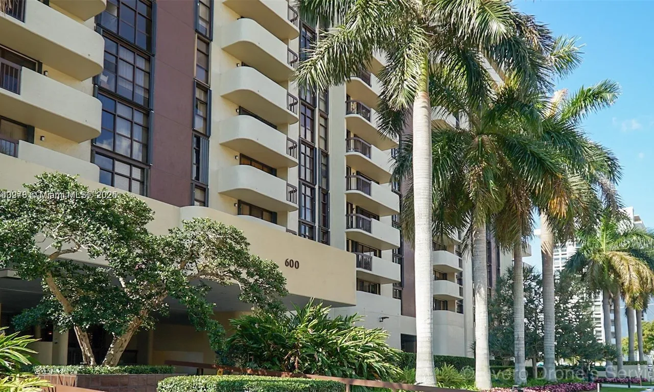 600 BILTMORE WY # 1014, Coral Gables FL 33134