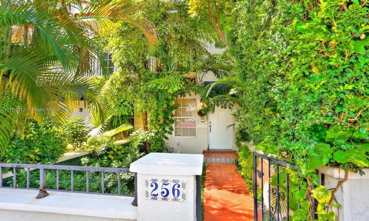 256 Majorca Ave # 256, Coral Gables FL 33134