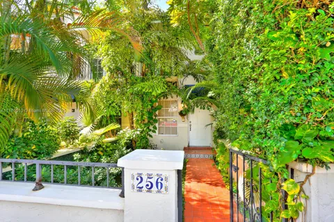 256 Majorca Ave # 256, Coral Gables FL 33134