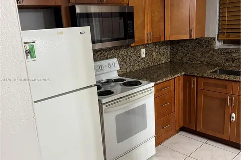 2021 NW 59th Ave # 2, Lauderhill FL 33313