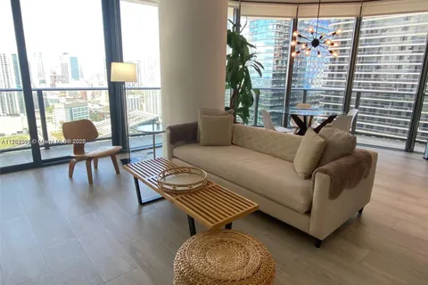 55 SW 9th St # 3001, Miami FL 33130
