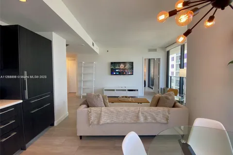 55 SW 9th St # 3001, Miami FL 33130