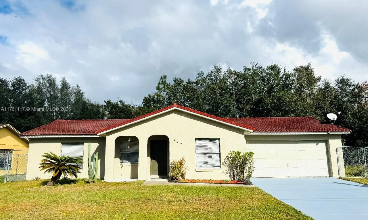 807 Mountbatten Lane, Kissimmee FL 34758