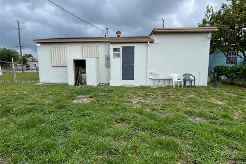 8437 NW 24th Ct, Miami FL 33147