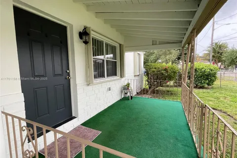 8437 NW 24th Ct, Miami FL 33147