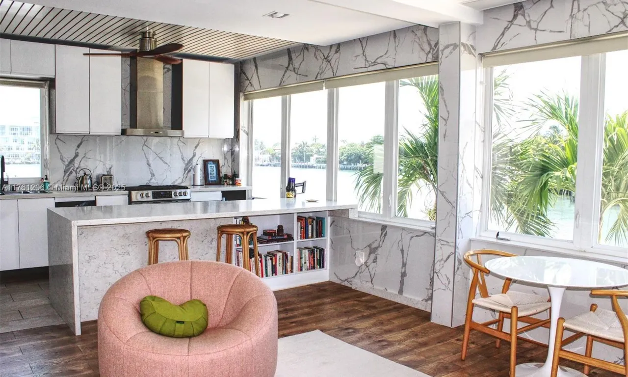 4710 Pine Tree Dr # 49, Miami Beach FL 33140