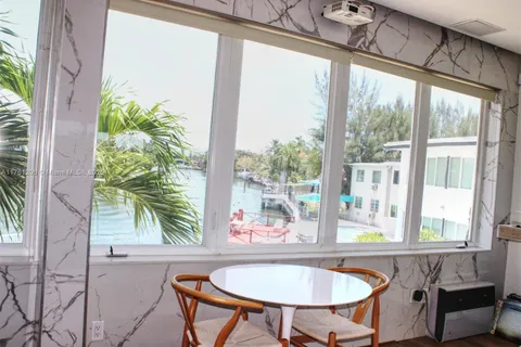4710 Pine Tree Dr # 49, Miami Beach FL 33140