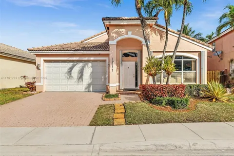 10327 SW 16th St, Pembroke Pines FL 33025