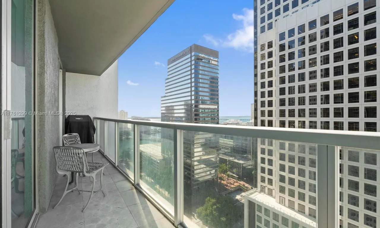 500 Brickell Ave # 2510, Miami FL 33131