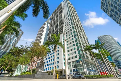 500 Brickell Ave # 2510, Miami FL 33131