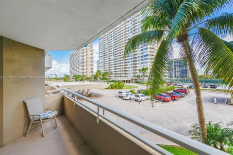 1965 S Ocean Dr # 3P, Hallandale Beach FL 33009