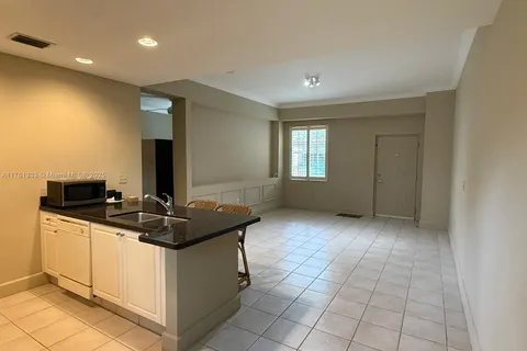 6598 W Sample Rd # 6598, Coral Springs FL 33067