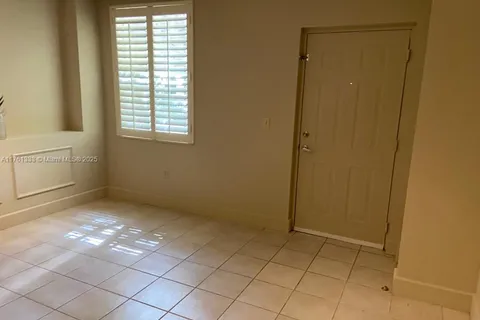 6598 W Sample Rd # 6598, Coral Springs FL 33067