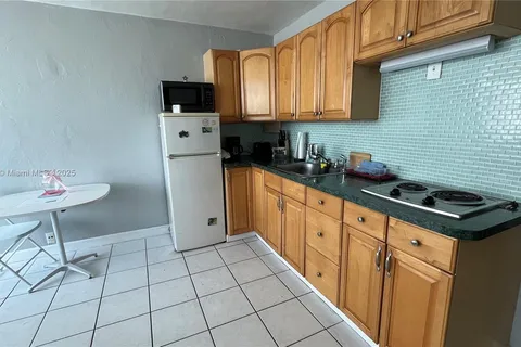 6484 Indian Creek Dr # 115, Miami Beach FL 33141