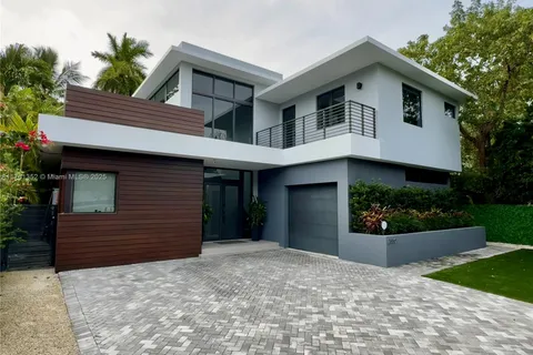 2550 Overbrook St, Miami FL 33133