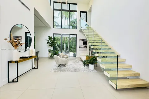2550 Overbrook St, Miami FL 33133