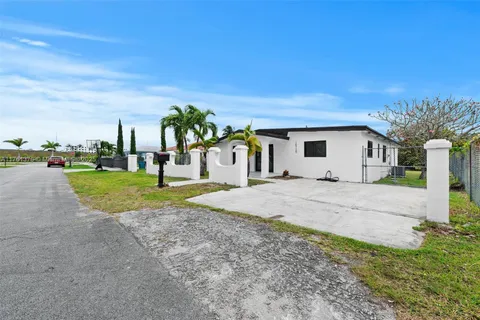 10720 SW 218th St, Miami FL 33170