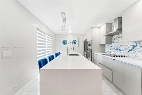 2557 Lakeview Ct # 2557, Cooper City FL 33026