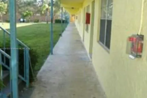4160 NW 21st St # 146A, Lauderhill FL 33313