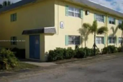 4160 NW 21st St # 146A, Lauderhill FL 33313
