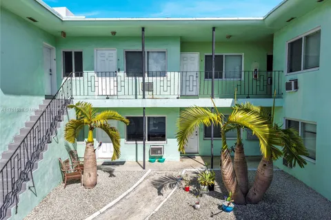 521 NE 82nd Ter, Miami FL 33138