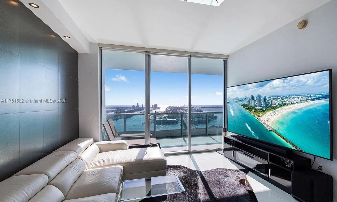 900 Biscayne Boulevard # 4504, Miami FL 33132